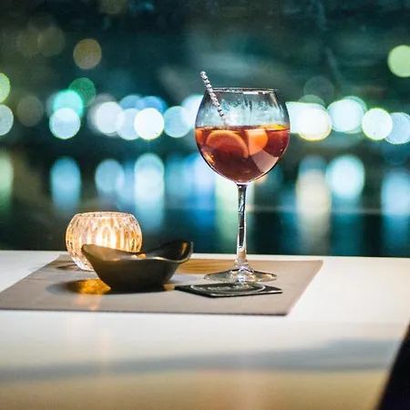 哈拉酒店